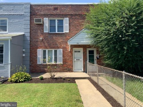 410 36th St, Washington, DC 20019-1418