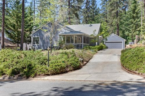 10442 Low Ct, Grass Valley, CA 95949-6813