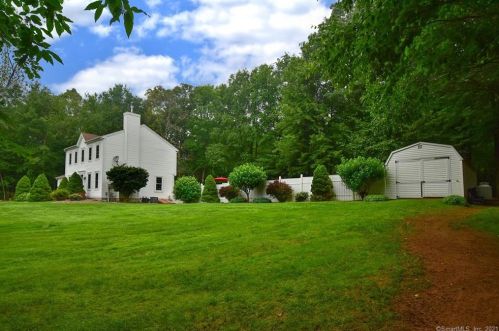 1 Jacobs Hill Rd, Ellington CT  06029-3117 exterior