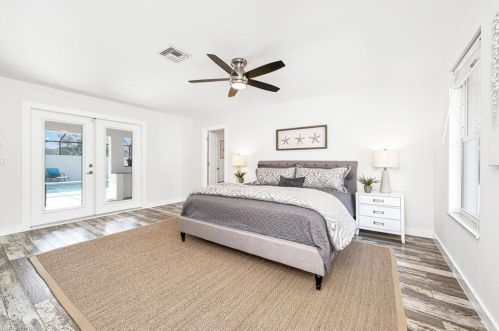 2500 County Barn Rd, Naples FL  34112-7416 exterior