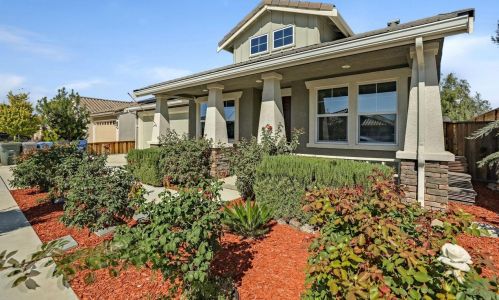 1262 Steinbeck Dr, Hollister, CA 95023