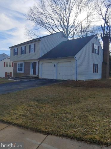 9521 Harrowhill Ln, Springfield, VA 22015-1506