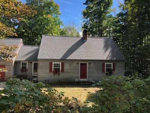 189 Curtis Farm Rd, Wilton, NH 03086-5203