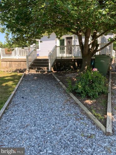 221 Monroeville Rd, Swedesboro NJ  08085-3450 exterior