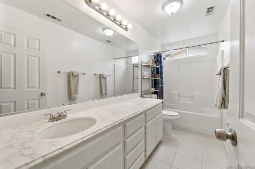 42064 Pine Needle St, Temecula CA  92591-7915 exterior