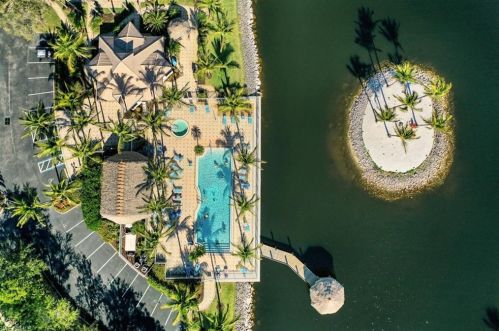 23125 Coconut Shores Dr, Bonita Springs FL 34134-9107 exterior