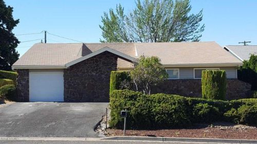 4304 Mountainview Ave, Yakima, WA 98901-1341