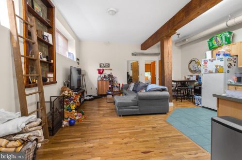 200 Krams Ave, Philadelphia, PA 19127-1255