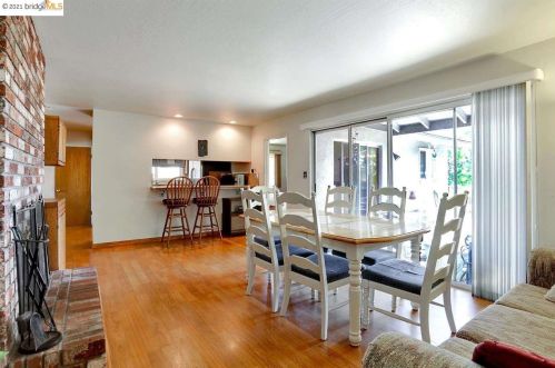 486 Quail Glen Dr, Oakley CA  94561-3942 exterior