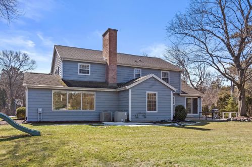 1100 Donges Ct, Milwaukee WI  53217-1412 exterior