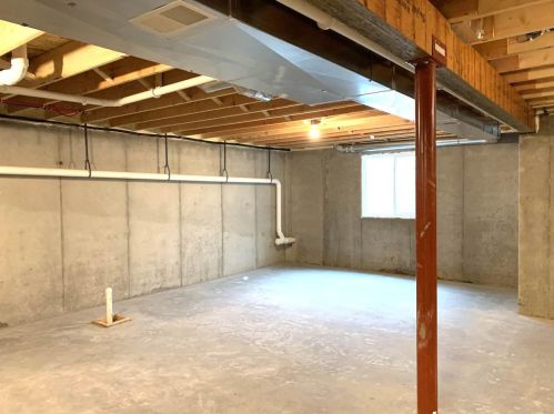 127 Stone Castle Dr, Fond Du Lac WI  54935 exterior