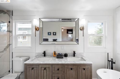 3059 Delaware St, Oakland CA  94602-3219 exterior