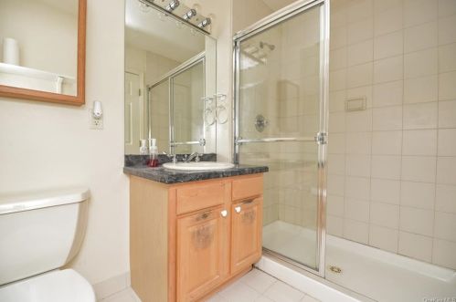 73 Jamie Ct, Airmont NY  10901-7016 exterior