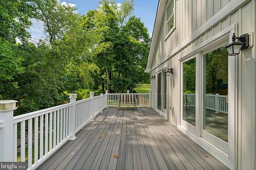 135 Marmic Dr, Southampton PA 18966-1725 exterior