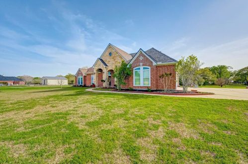 7111 Brazos Lakes Dr, Richmond, TX 77469-9237
