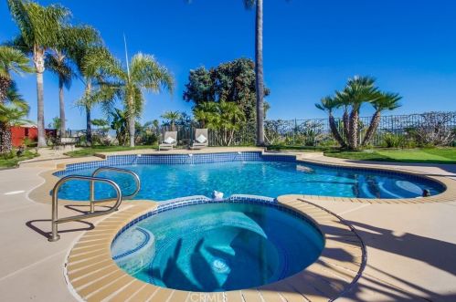 4884 Point Loma Pl, Oceanside CA  92057-3402 exterior