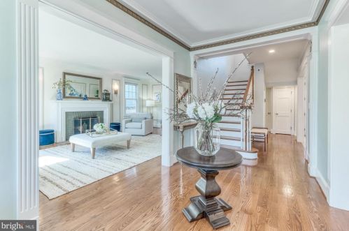 2818 36th Pl, Washington, DC 20007-1417