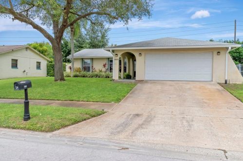8515 Woodcrest Dr, Port Richey, FL 34668-2450