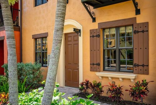 8986 Cambria Cir, Naples, FL 34113-3385