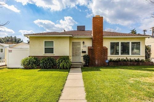 2440 Fremontia Dr, San Bernardino, CA 92404-3939