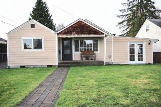 428 13th St, Puyallup, WA 98371-5768