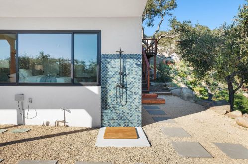 810 Largura Pl, Santa Barbara CA  93103-2019 exterior