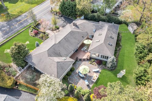 1101 Riverview Dr, Brielle NJ 08730-1121 exterior