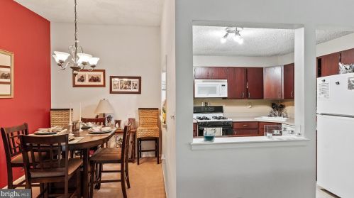 16 Willow Ct, Trenton NJ  08619-4626 exterior