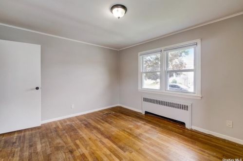 1317 Union Ave, Floral Park NY  11003-2610 exterior