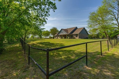 7602 Gussie Nell Davis Dr, Greenville TX  75402-4783 exterior