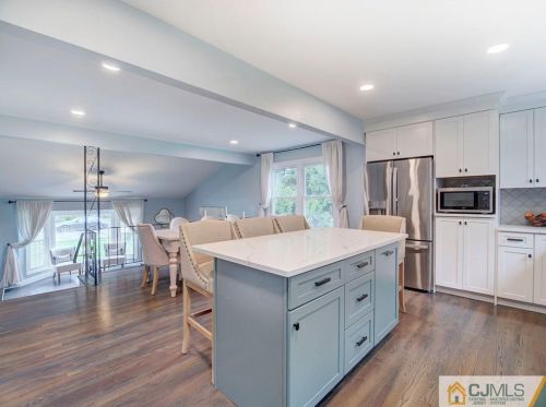 67 Hilltop Blvd, East Brunswick NJ  08816-2837 exterior