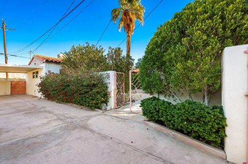 67658 Club House Dr, Desert Hot Springs CA  92241-7425 exterior