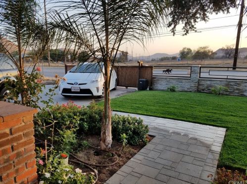 940 Rancho Ave, Colton CA  92324-3338 exterior