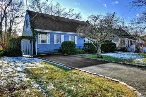 23 15th St, Huntington Station, NY 11746-2429