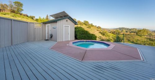 858 Sanel Dr, Ukiah CA  95482-9604 exterior