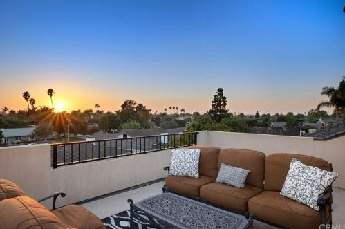 1921 Windward Ln, Newport Beach CA  92660-3816 exterior