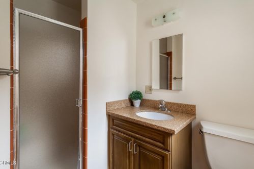 1873 Los Encinos Ave, Glendale CA  91208-2221 exterior