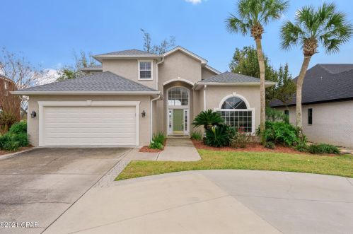1413 Country Club Dr, Lynn Haven, FL 32444-1977