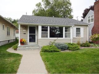 2342 Stinson Blvd, Minneapolis, MN 55418-4041