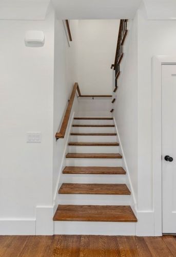 23 Evergreen Rd, Natick MA 01760-1631 exterior