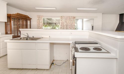 4 Casa Linda Dr, Woodland CA  95695-4612 exterior