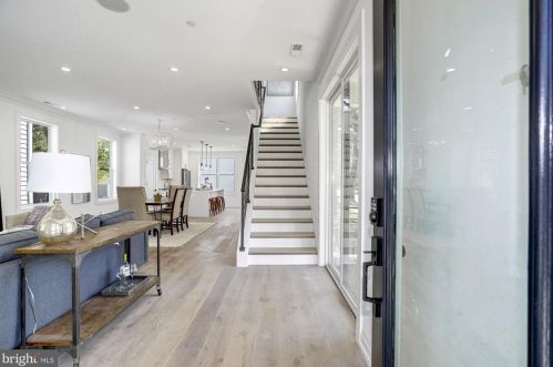 3703 22nd St, Washington, DC 20018-2711