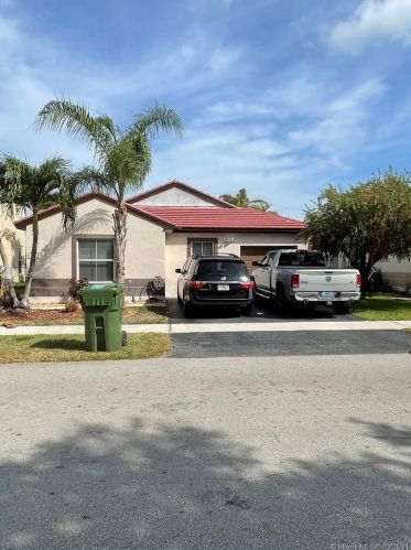 18567 19th St, Hollywood, FL 33029-3821