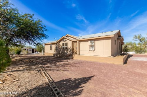 8020 Savi Pl, Tucson, AZ 85735-1461