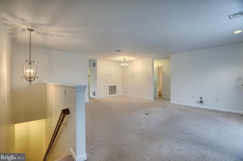 202 Osprey Ln, Hummelstown, PA 17036-8858
