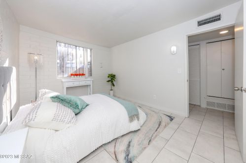 4040 Lazy Palm Dr, Tucson AZ 85730-3817 exterior