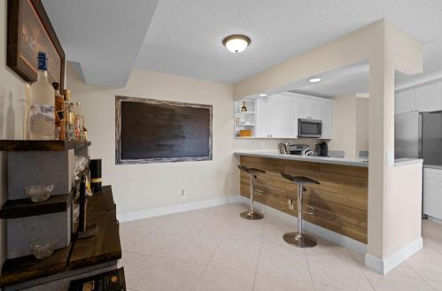 8152 Thames Blvd, Boca Raton, FL 33433-8305
