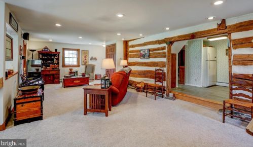 210 Hoernerstown Rd, Hummelstown PA  17036-9503 exterior