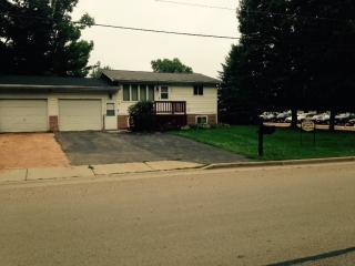 408 Linden St, Abbotsford, WI 54405-9551