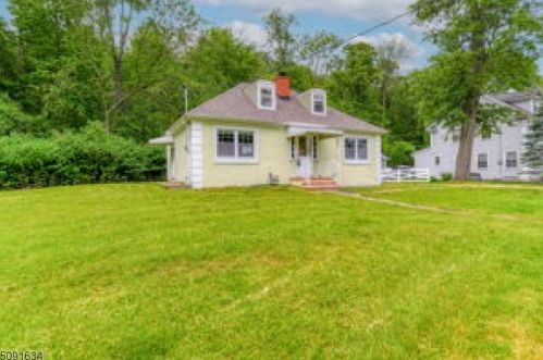 2229 Paff Pl, Scotch Plains, NJ 07076-1323
